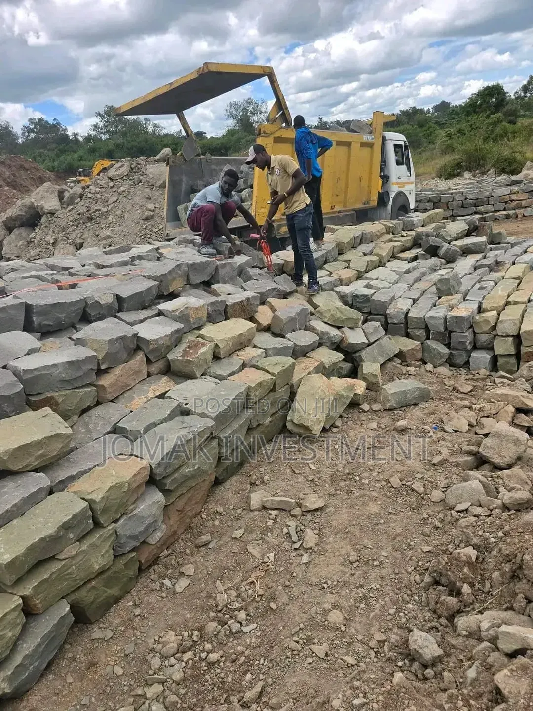 Machine Cut Stones and Foundation