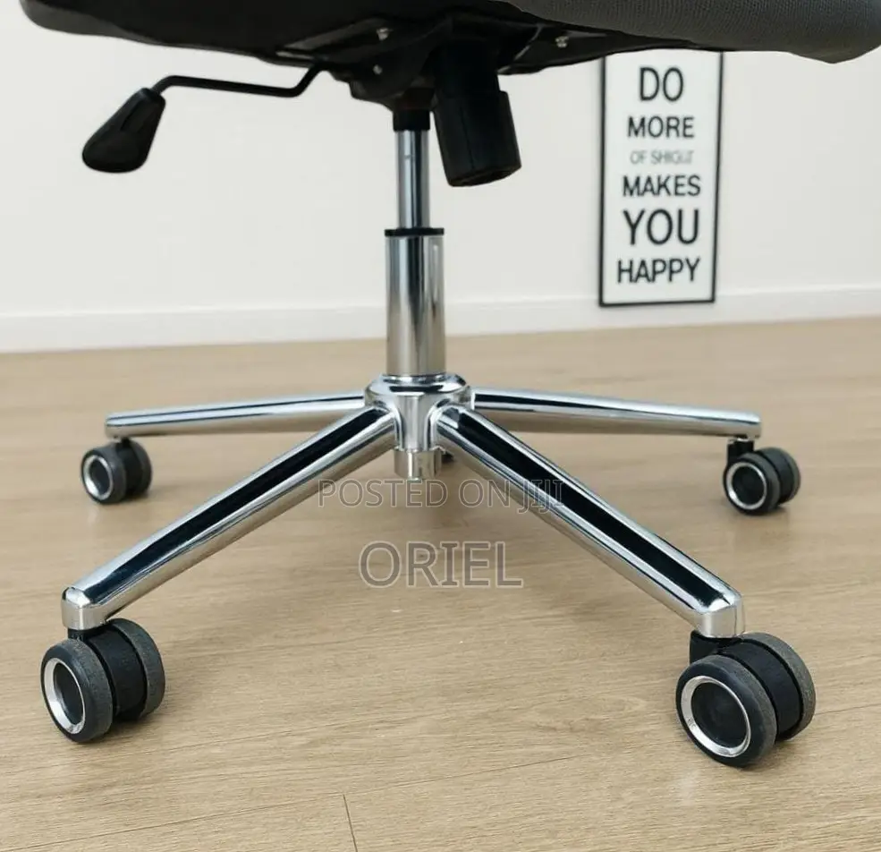 Office Chair : PU Leather Executive Office Chair - Swivel