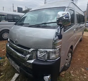 Toyota HiAce 2010 Silver