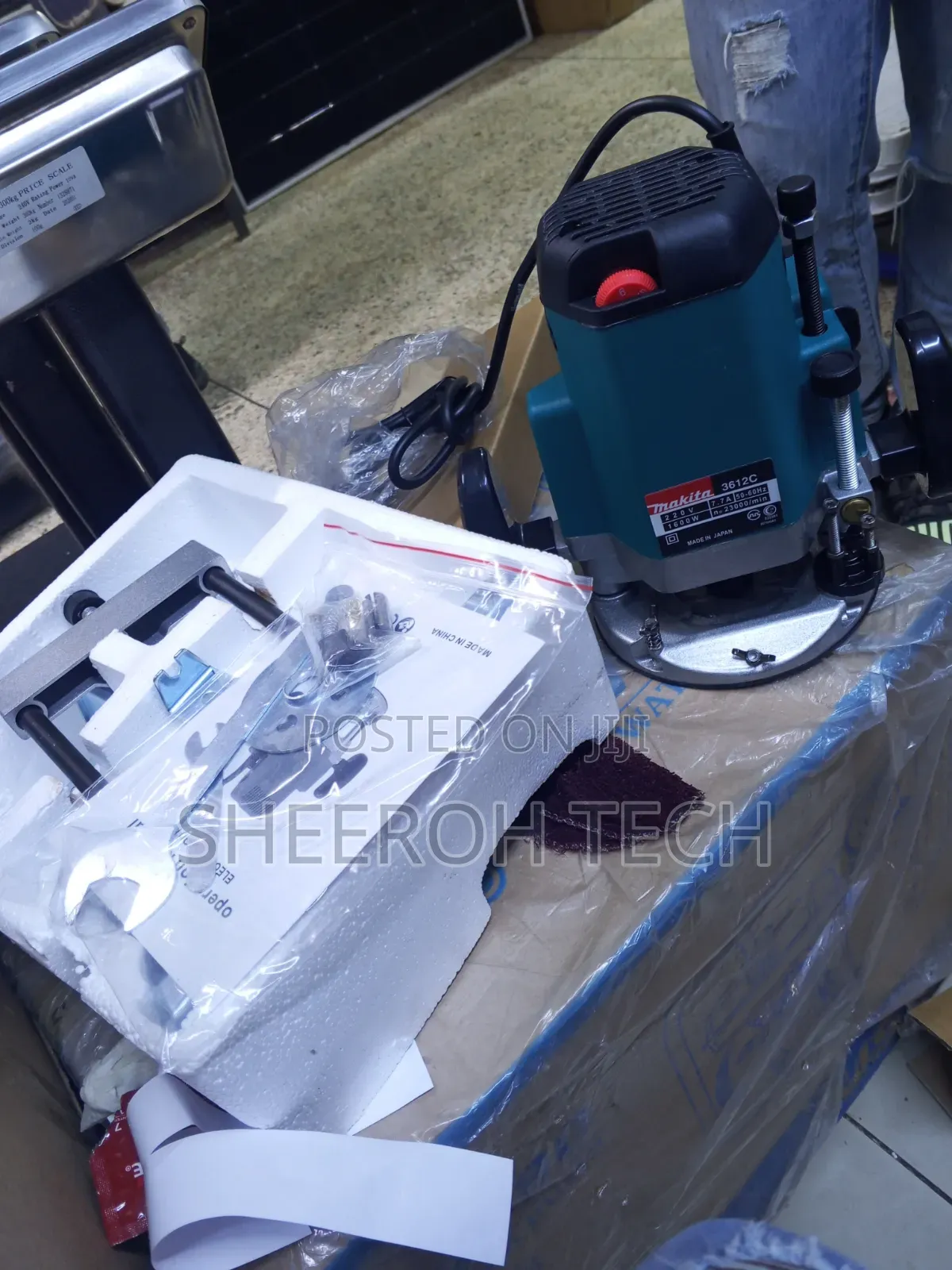 Makita 1600watts Wood Router