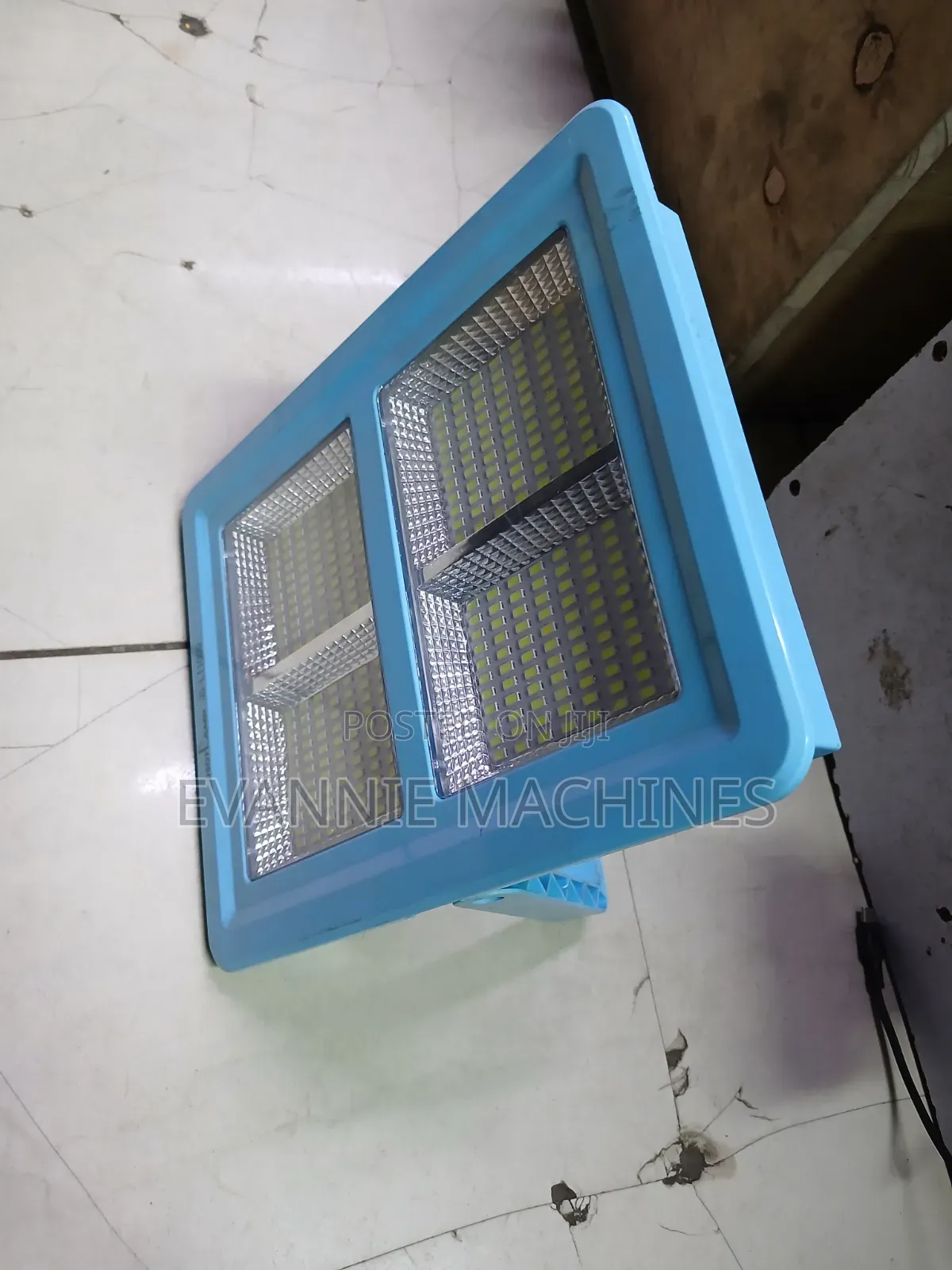 Dp Light Portable Solar LED Floodlight