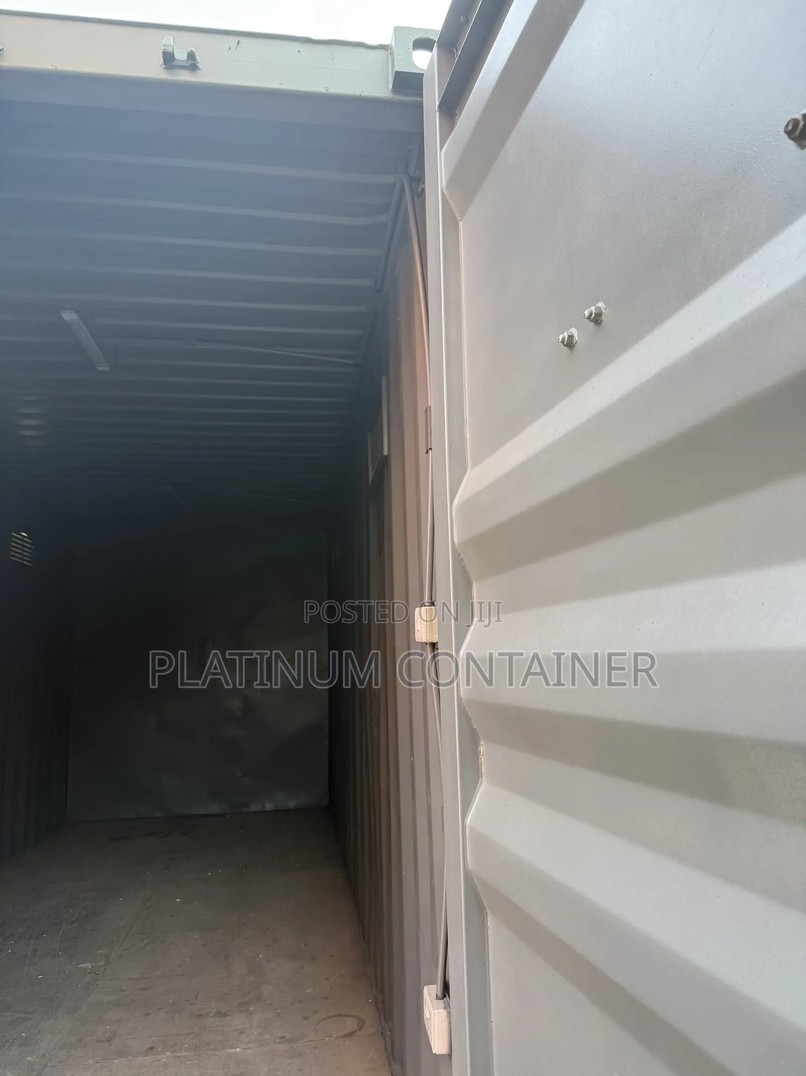 40ft Storage and Office With a Toilet