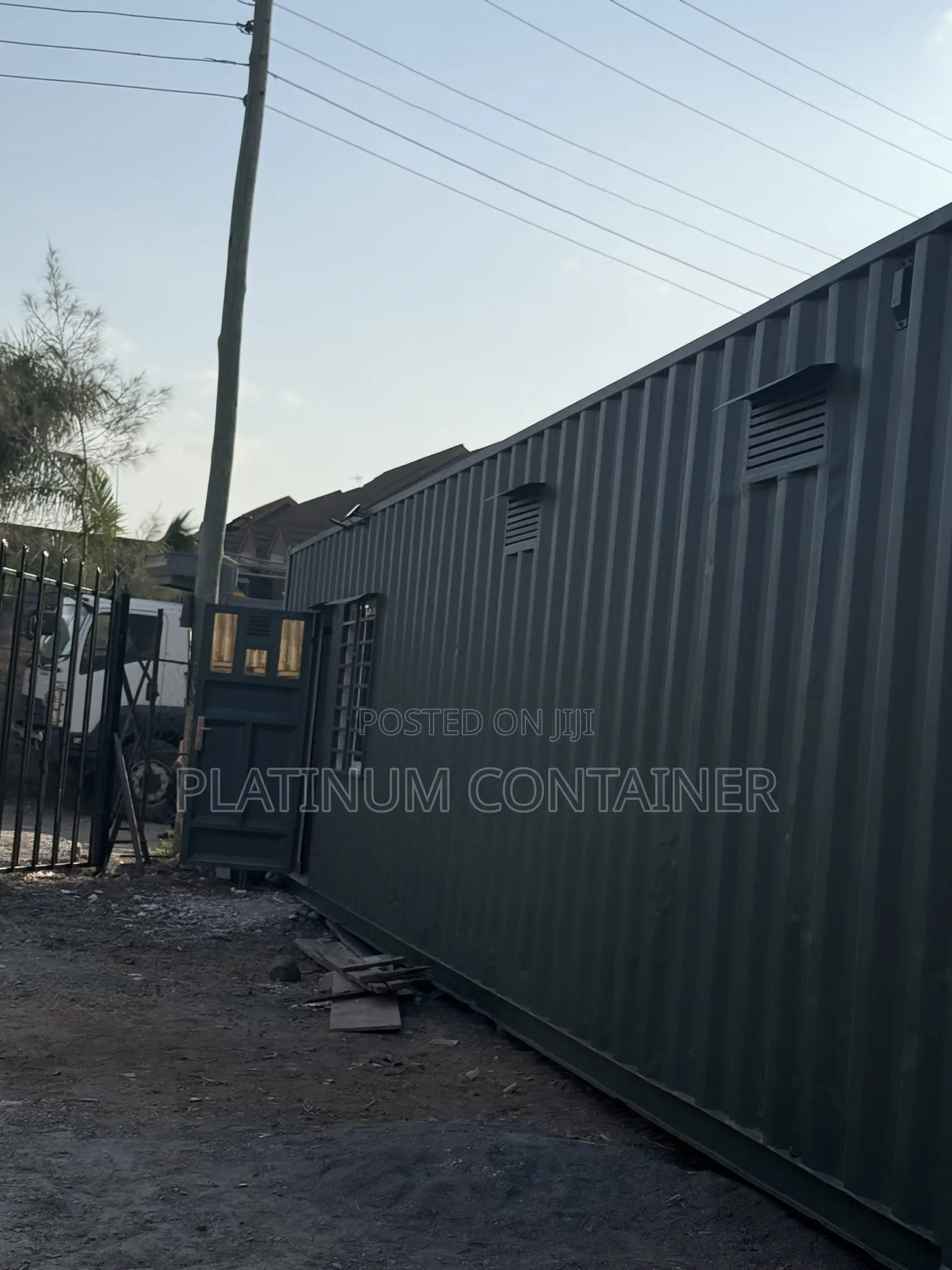 40ft Storage and Office With a Toilet