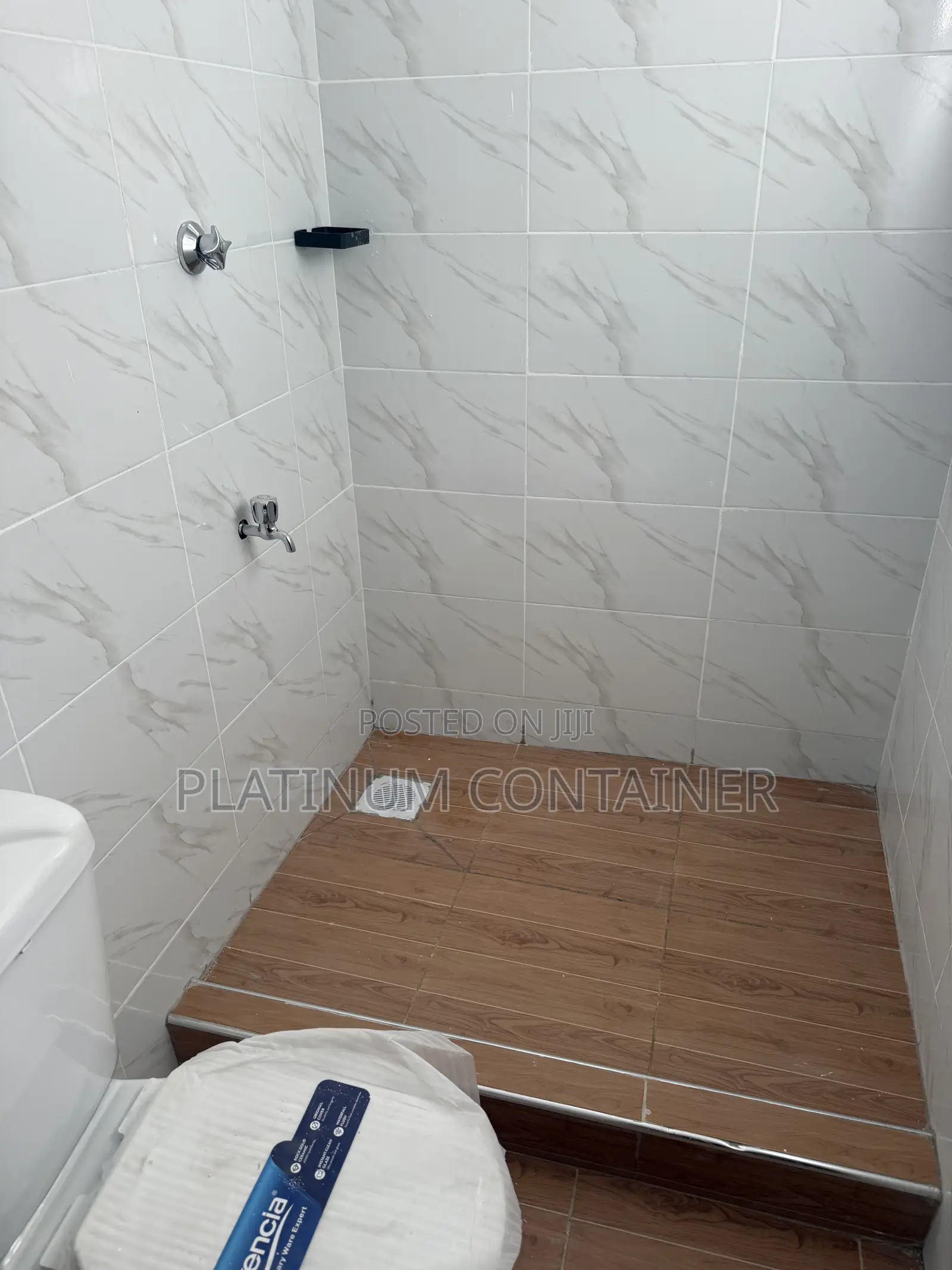 40ft Storage and Office With a Toilet