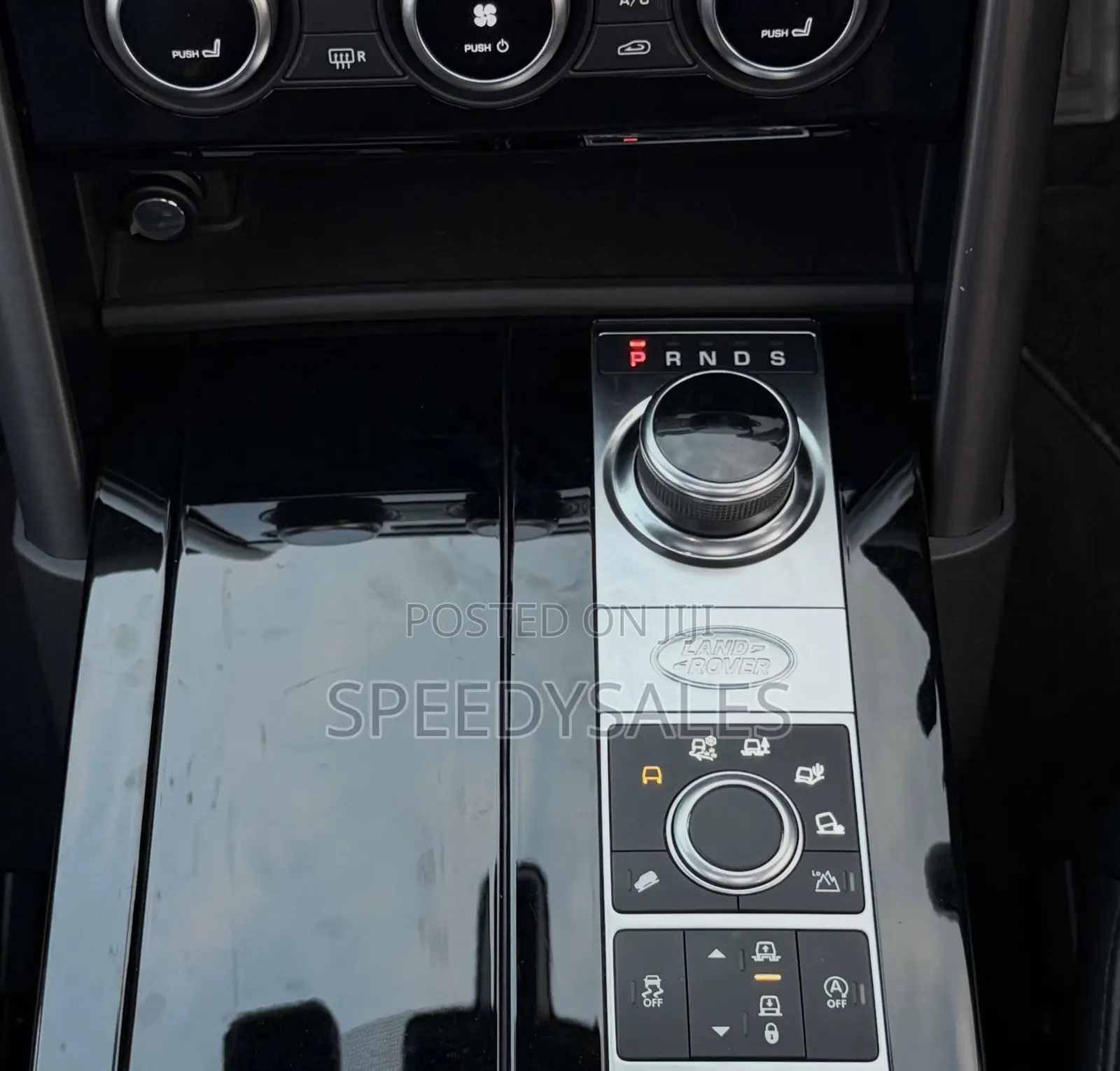 Land Rover Discovery 2019 White