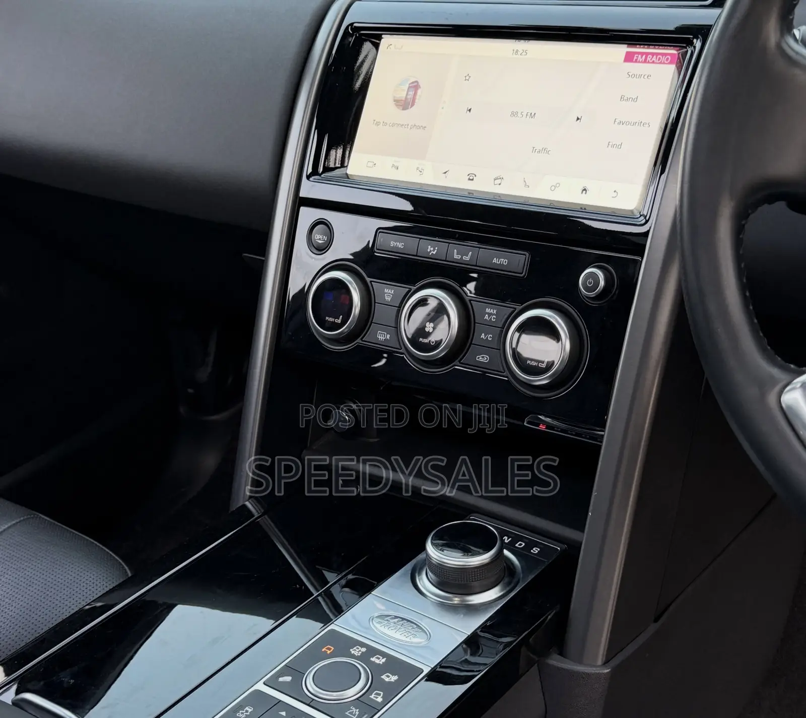 Land Rover Discovery 2019 White