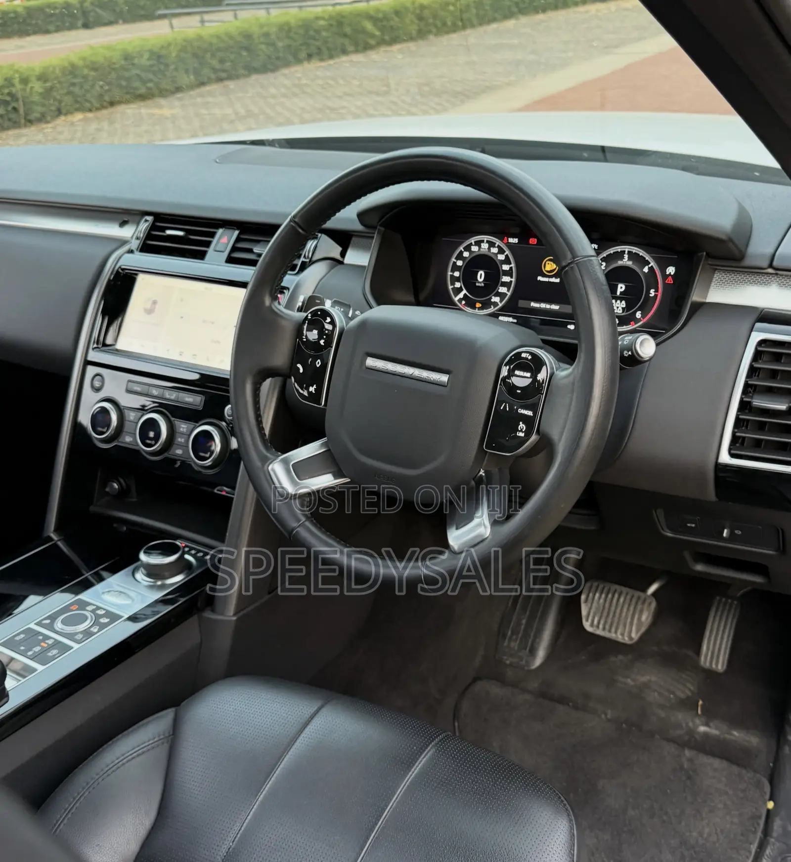 Land Rover Discovery 2019 White