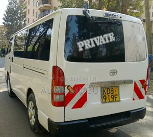 Toyota HiAce 2014 White
