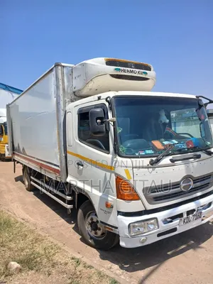 HINO 500 Lorry 2015 White