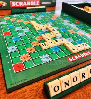 Scrabble Classic Board Game – Original Family Word Game (2-4 Players)