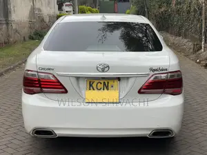 Toyota Crown 2011 White