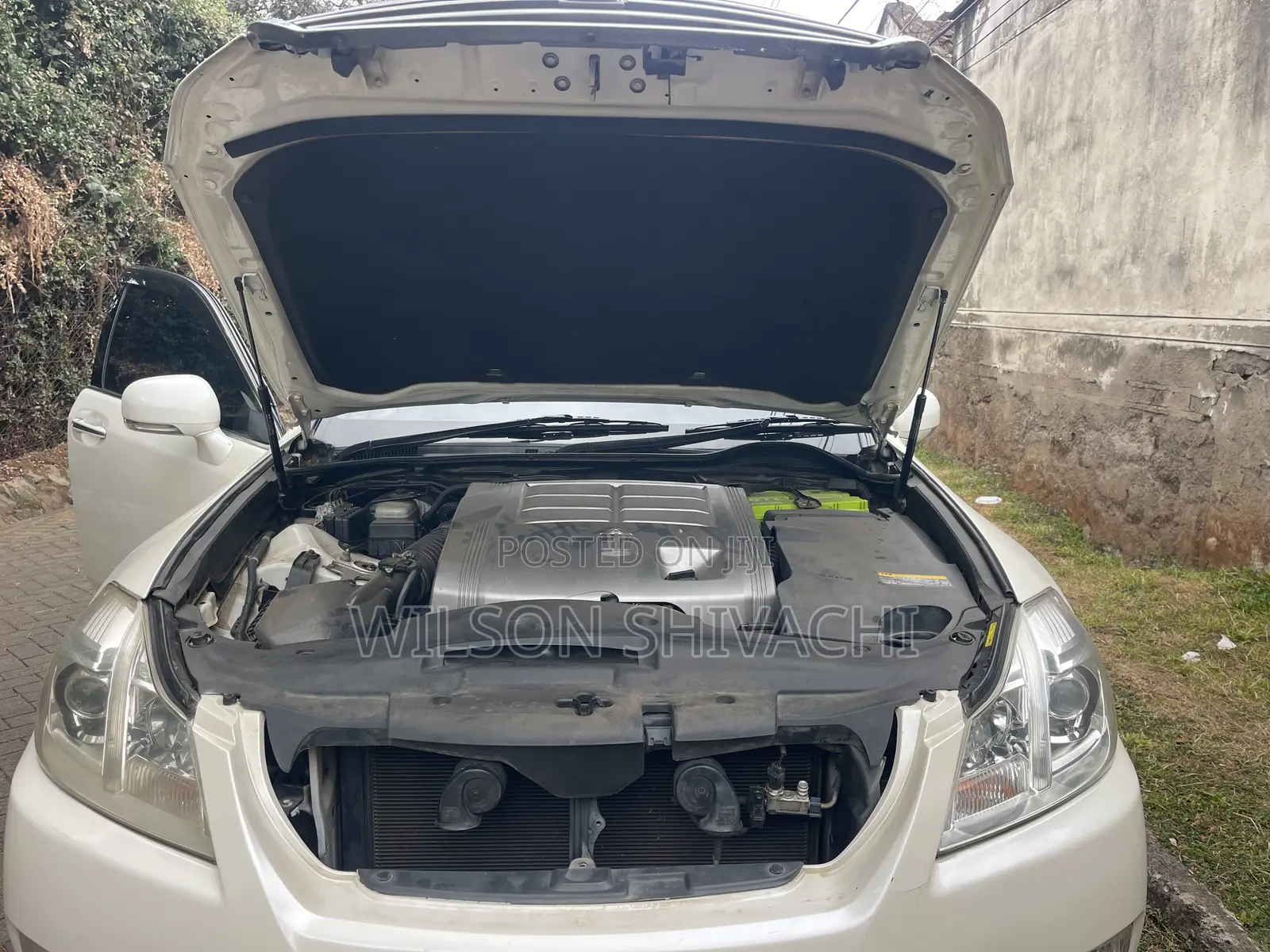 Toyota Crown 2011 White
