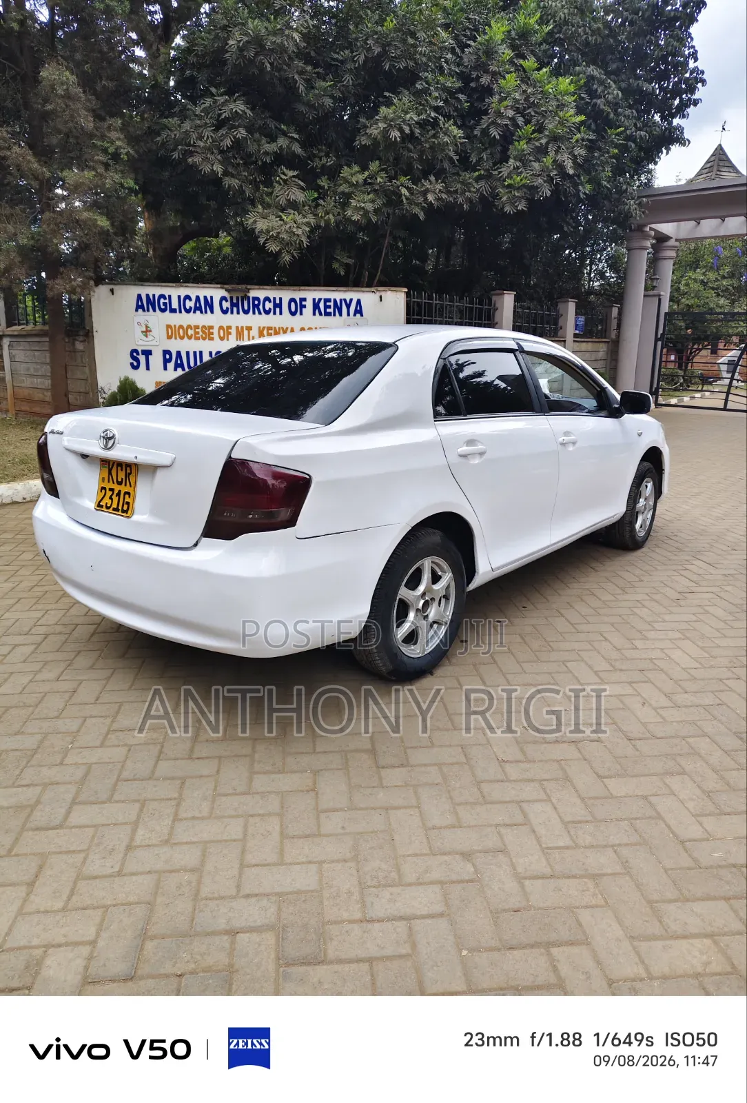 Toyota Sienta 2011 White