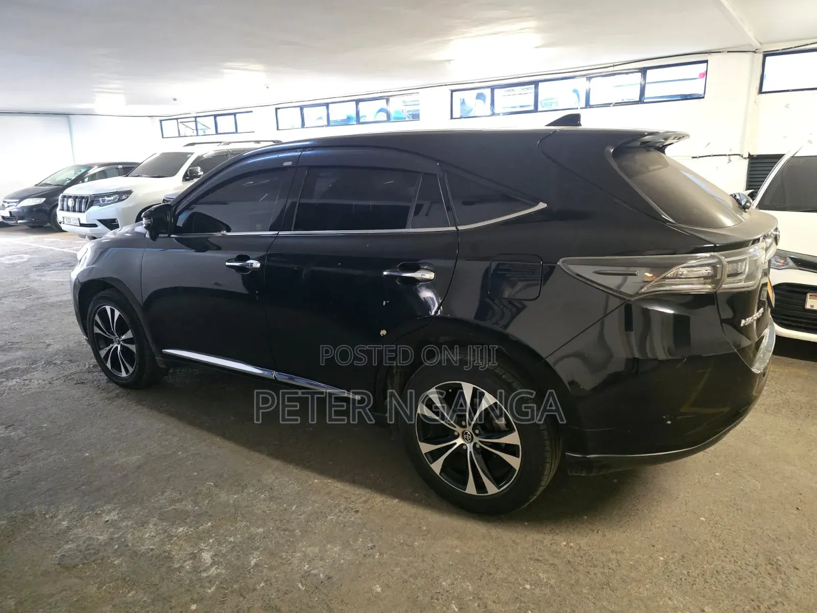 Toyota Harrier 2.0 2015 Black