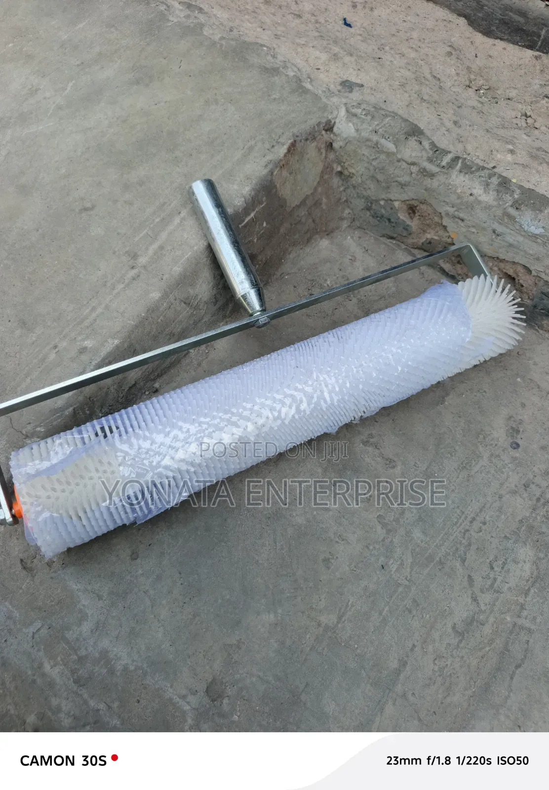 Epoxy Spiked Roller 19"