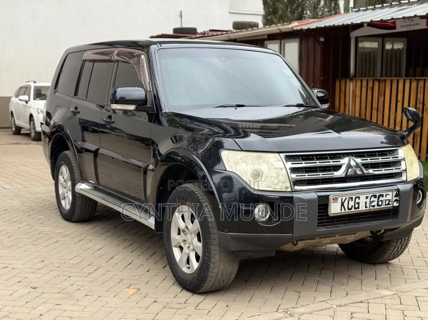 Mitsubishi Pajero 2010 Black
