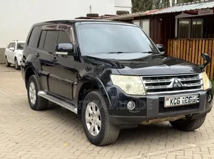 Mitsubishi Pajero 2010 Black