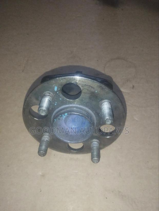 Vitz Jewela 2wd Rear Hub - thumbnail 2