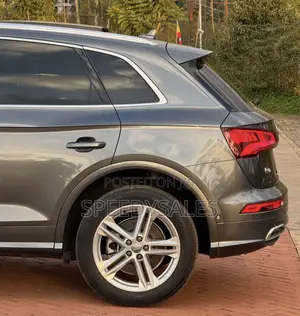 Audi Q5 2.0T Premium AWD quattro 2019 Gray