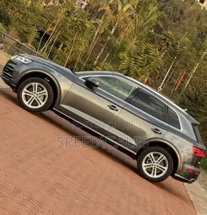 Audi Q5 2.0T Premium AWD quattro 2019 Gray