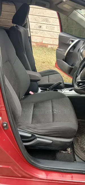 Toyota Auris 2012 Red