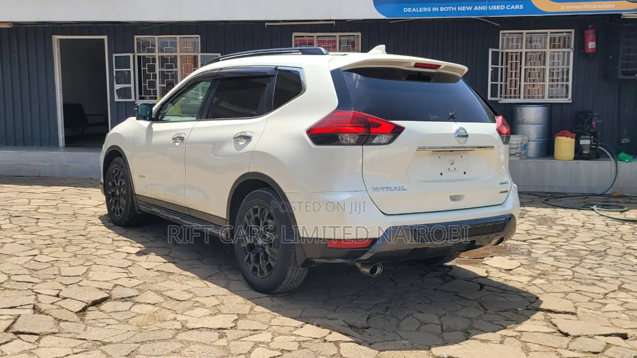Nissan X-Trail 2.5 Petrol AWD 2019 White