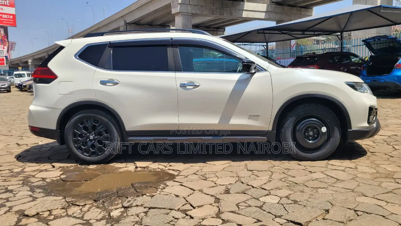 Nissan X-Trail 2.5 Petrol AWD 2019 White