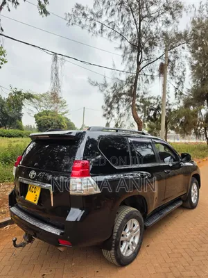 Toyota Land Cruiser Prado 2011 Black