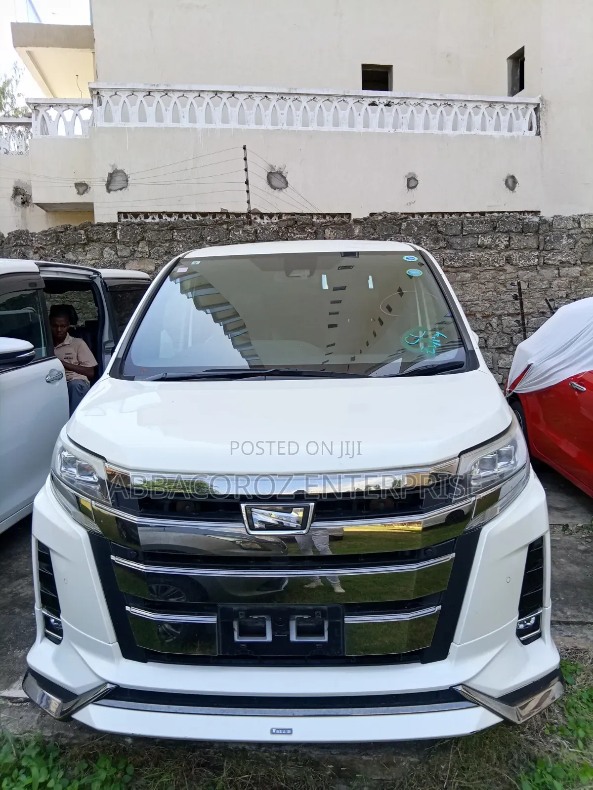 Toyota Noah 2018 White
