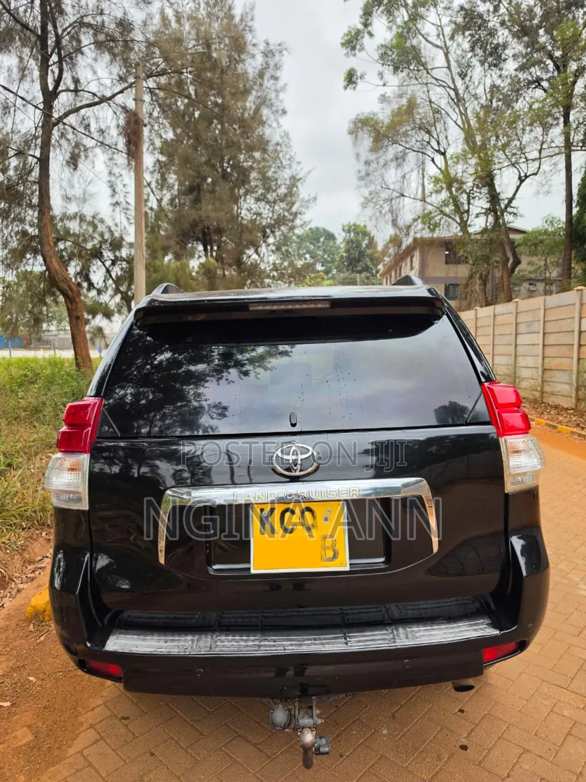 Toyota Land Cruiser Prado 2011 Black