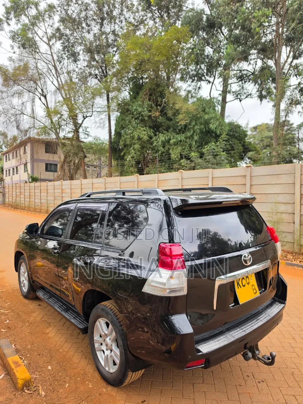 Toyota Land Cruiser Prado 2011 Black