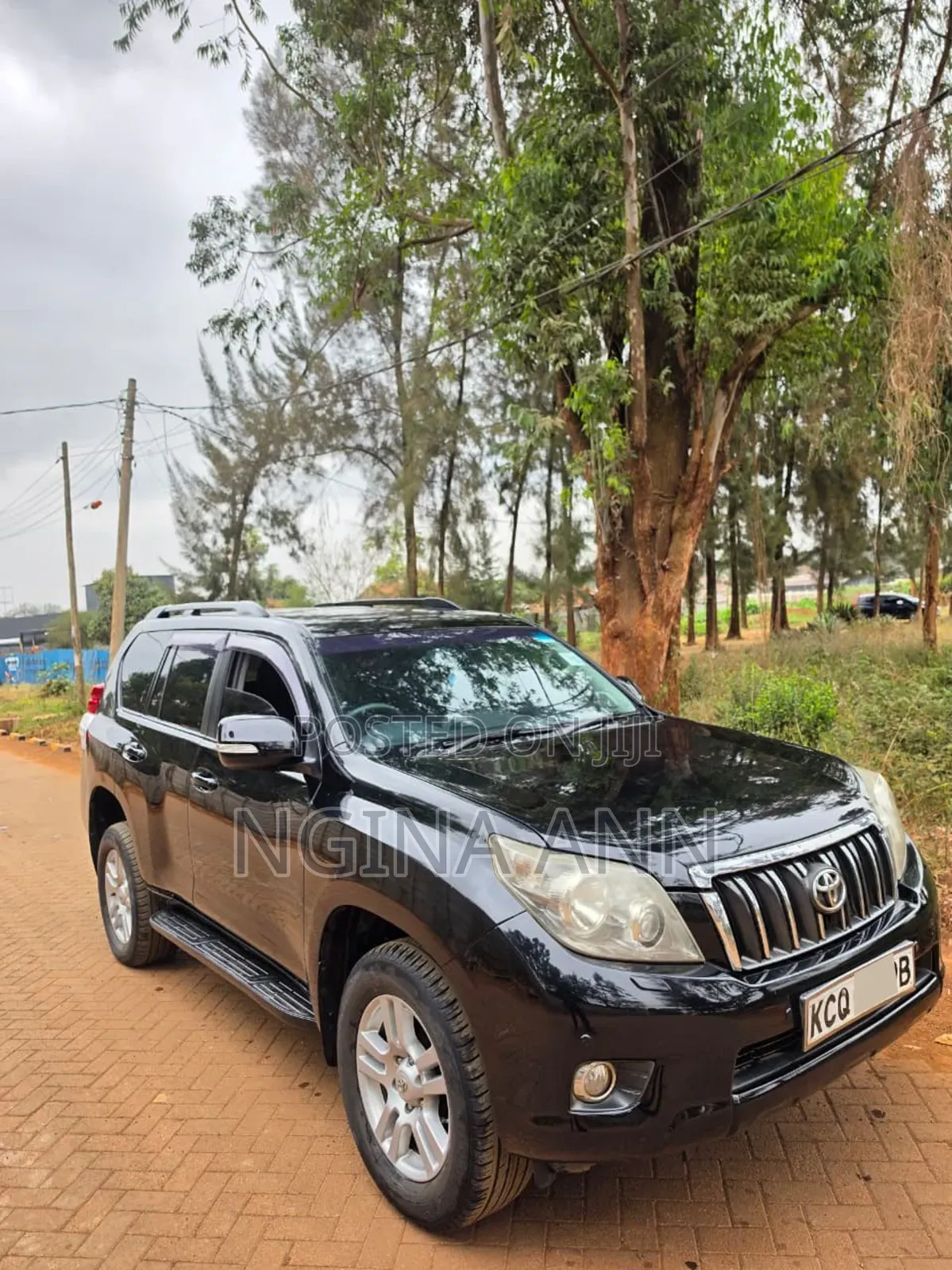 Toyota Land Cruiser Prado 2011 Black