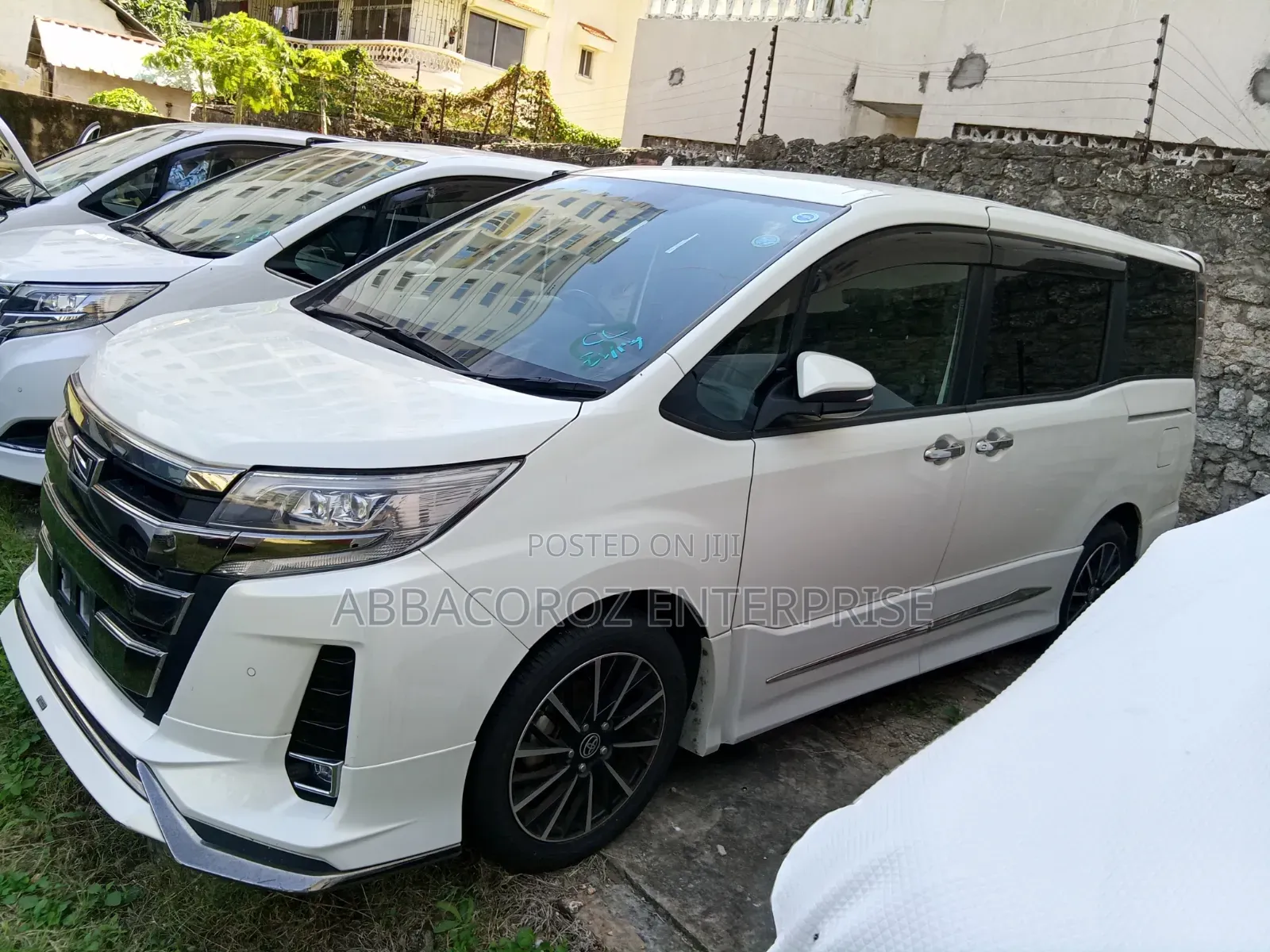 Toyota Noah 2018 White