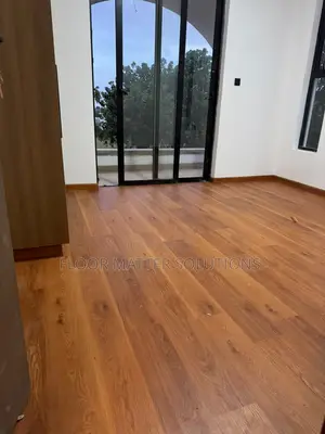 SPC Flooring (Royal Mahogany)