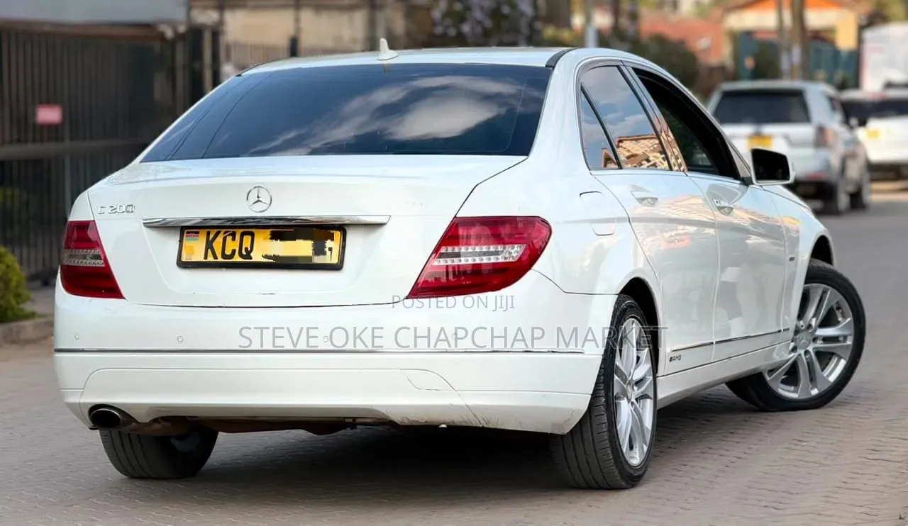 Mercedes-Benz C200 2011 White