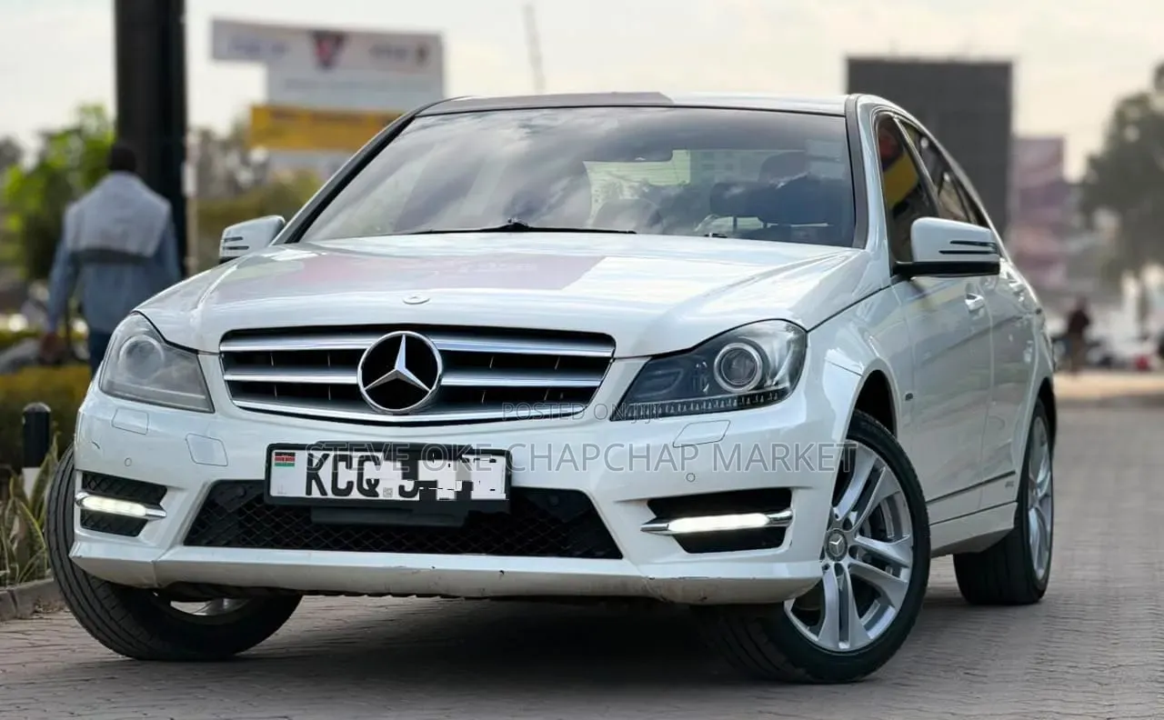Mercedes-Benz C200 2011 White
