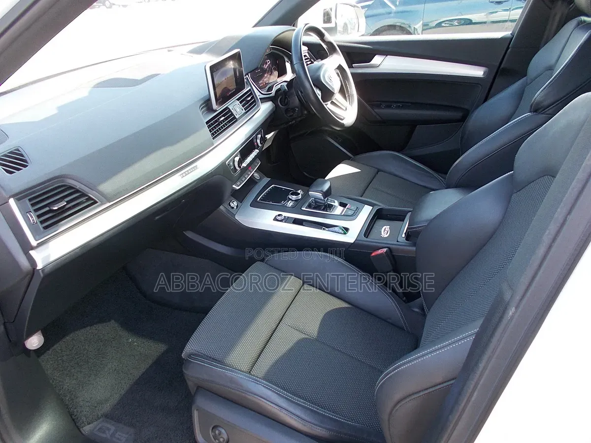 Audi Q5 2.0T Premium AWD quattro 2019 White