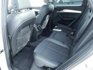 Audi Q5 2.0T Premium AWD quattro 2019 White