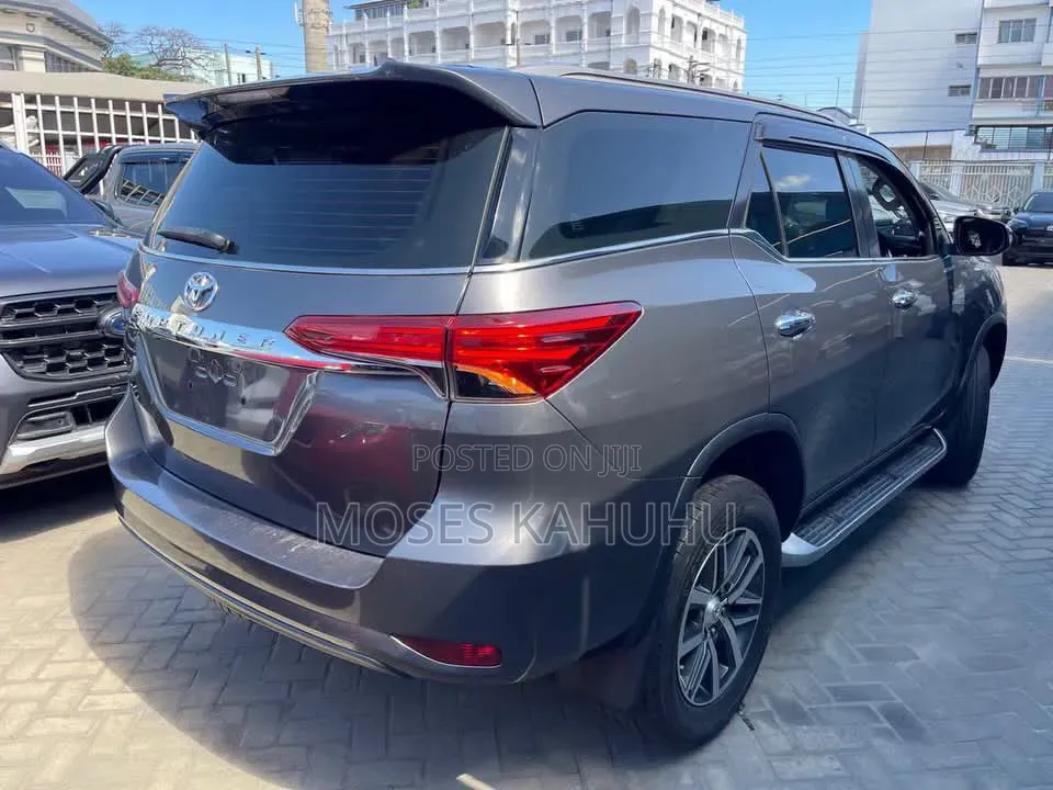 Toyota Fortuner 2.8 D RWD 2019 Gray