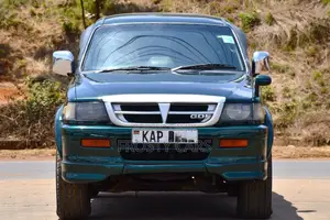 Mitsubishi Challenger 2000 Green