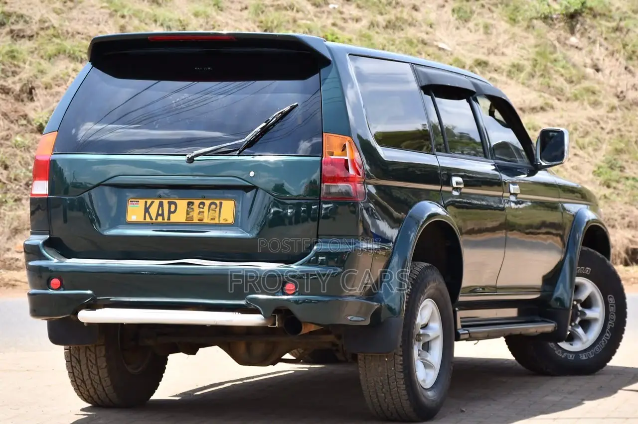 Mitsubishi Challenger 2000 Green