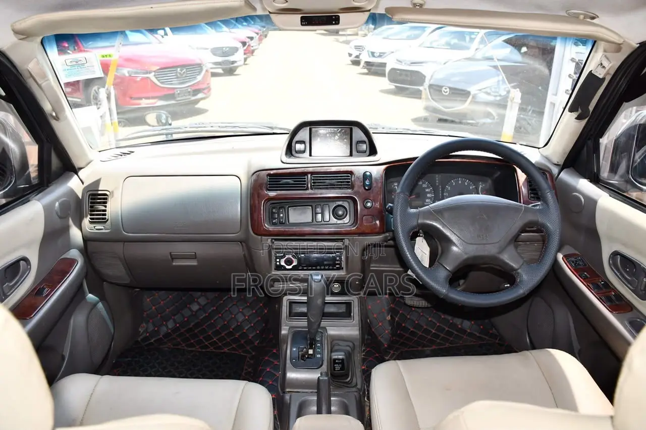 Mitsubishi Challenger 2000 Green