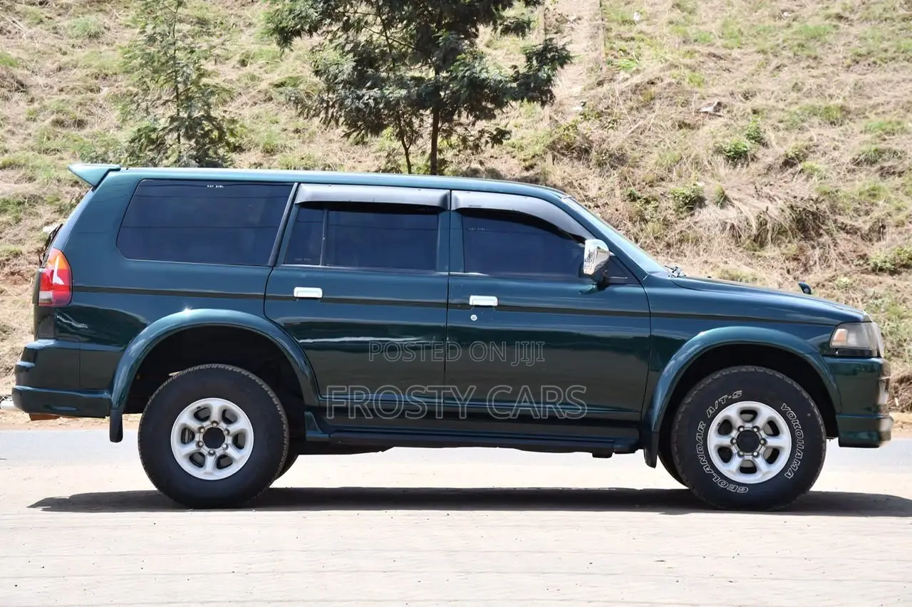 Mitsubishi Challenger 2000 Green