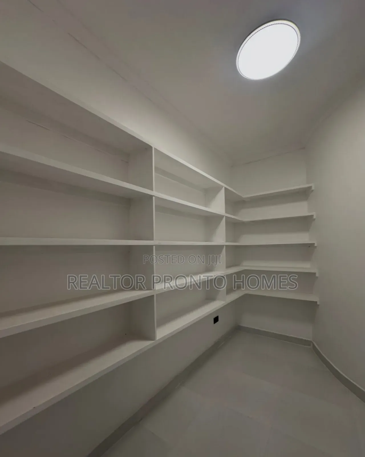6bdrm Mansion in Karen, Hardy for sale