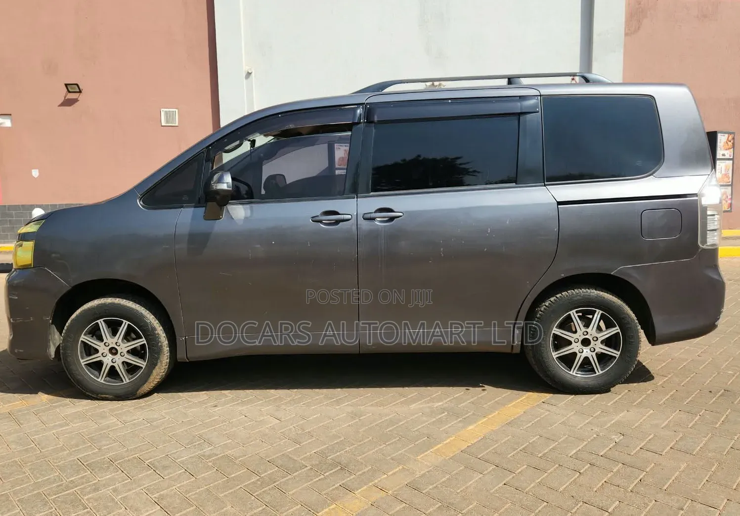 Toyota Noah 2011 Gray