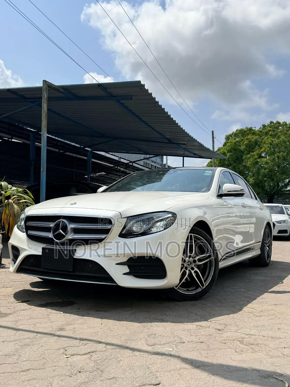 Mercedes-Benz C200 2019 Off white