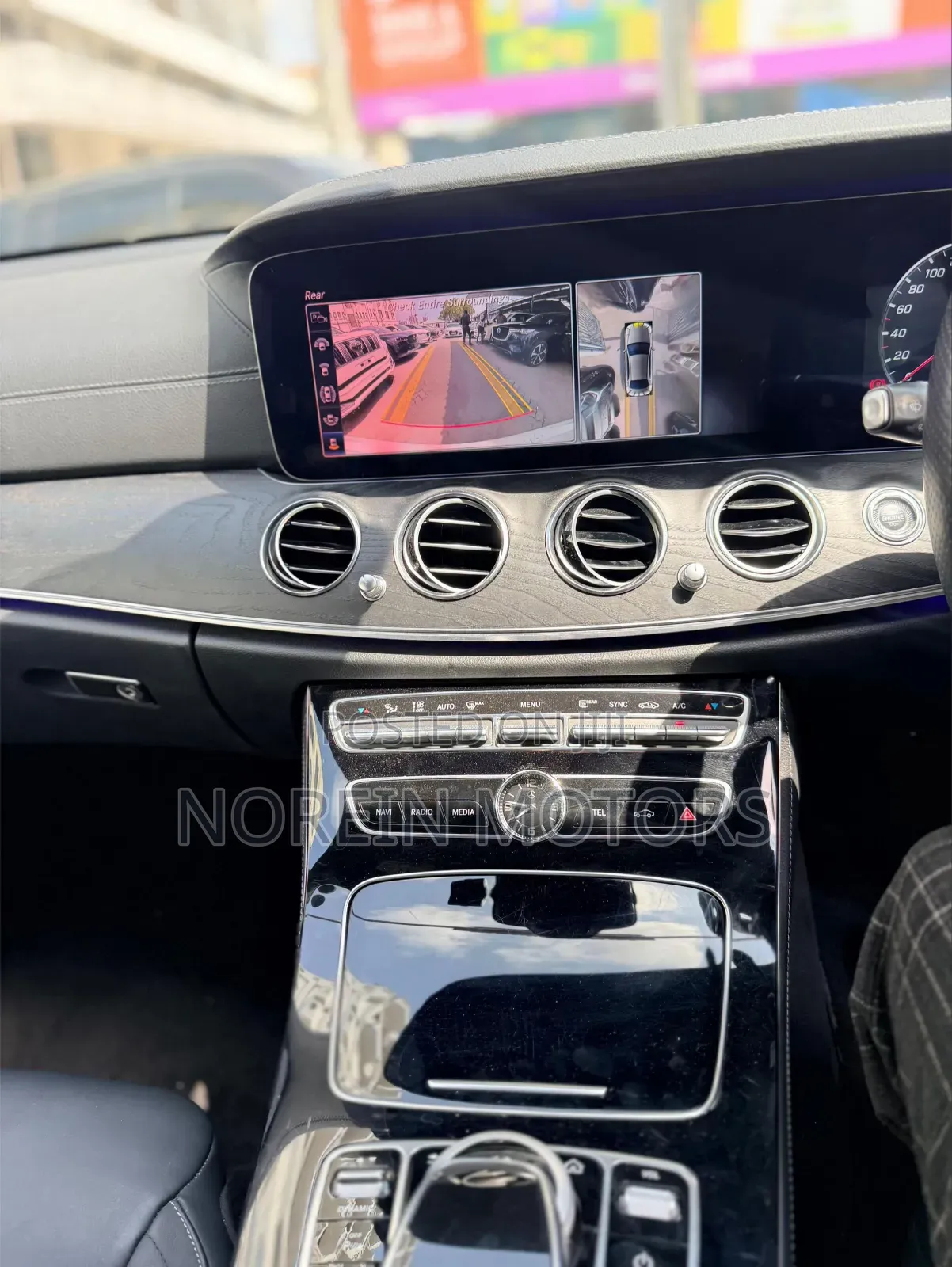 Mercedes-Benz C200 2019 Off white