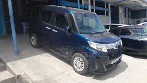 Toyota Roomy 2018 Blue