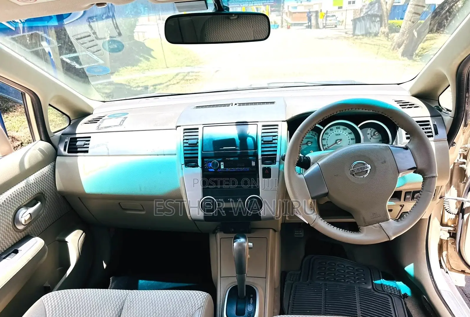 Nissan Tiida 2010 Brown
