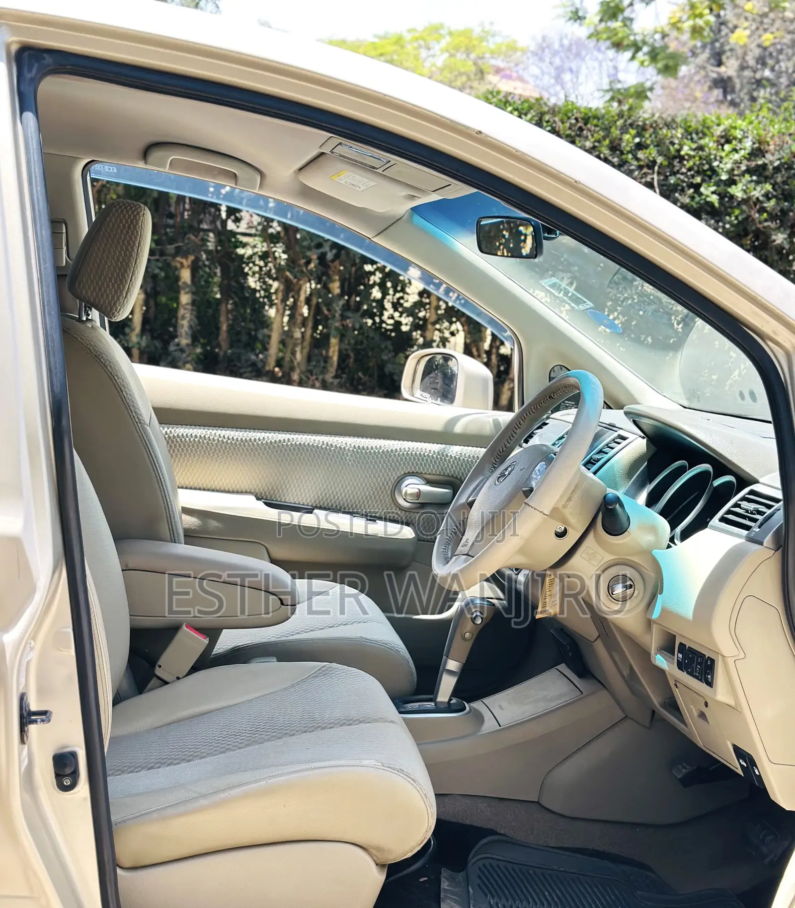 Nissan Tiida 2010 Brown